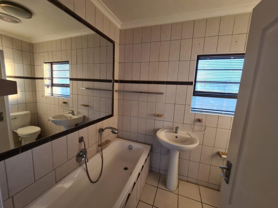 4 Bedroom Property for Sale in Tafelzicht Western Cape